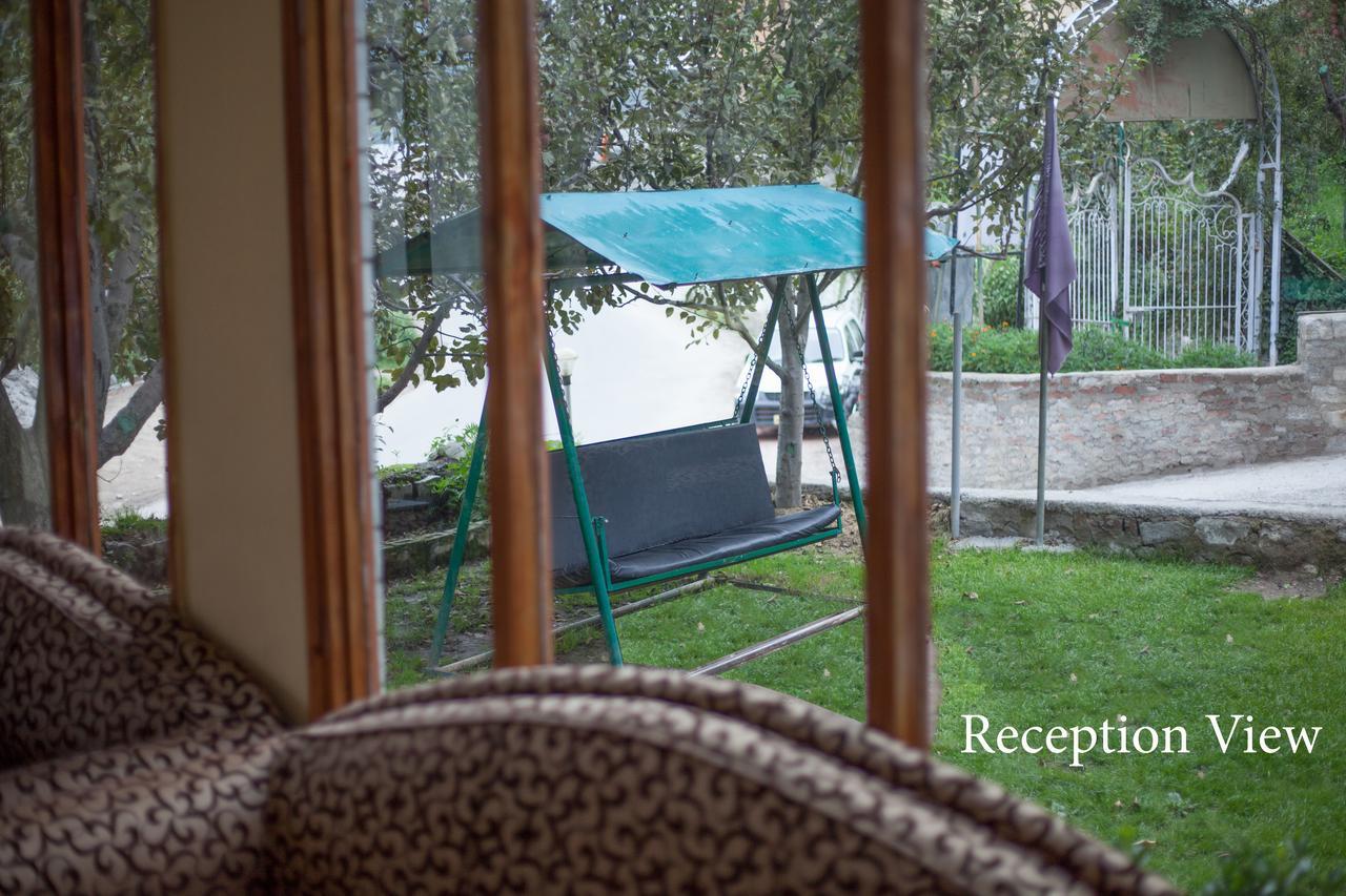 Neha Palace Hotel Manali  Ngoại thất bức ảnh
